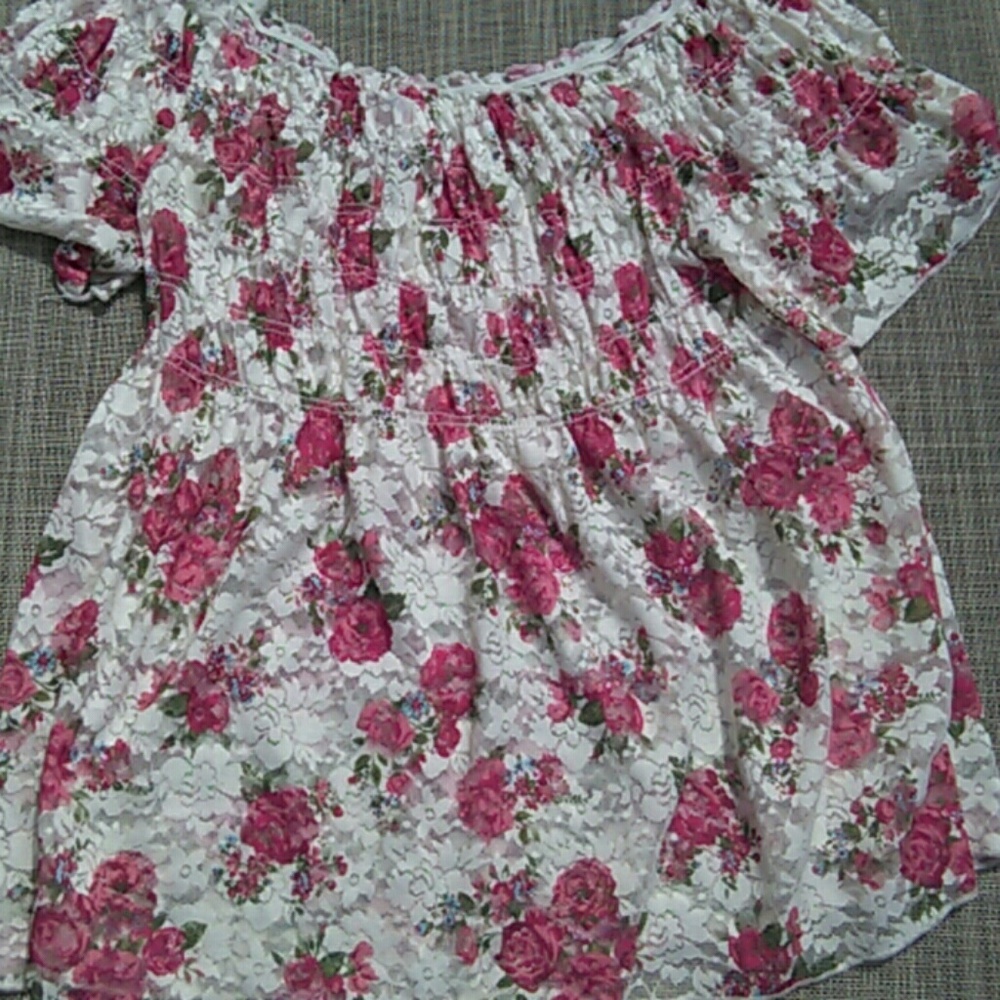Floural lace top S